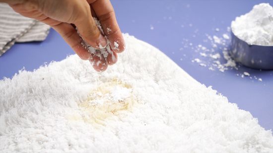 using baking soda to clean coconut oil stain