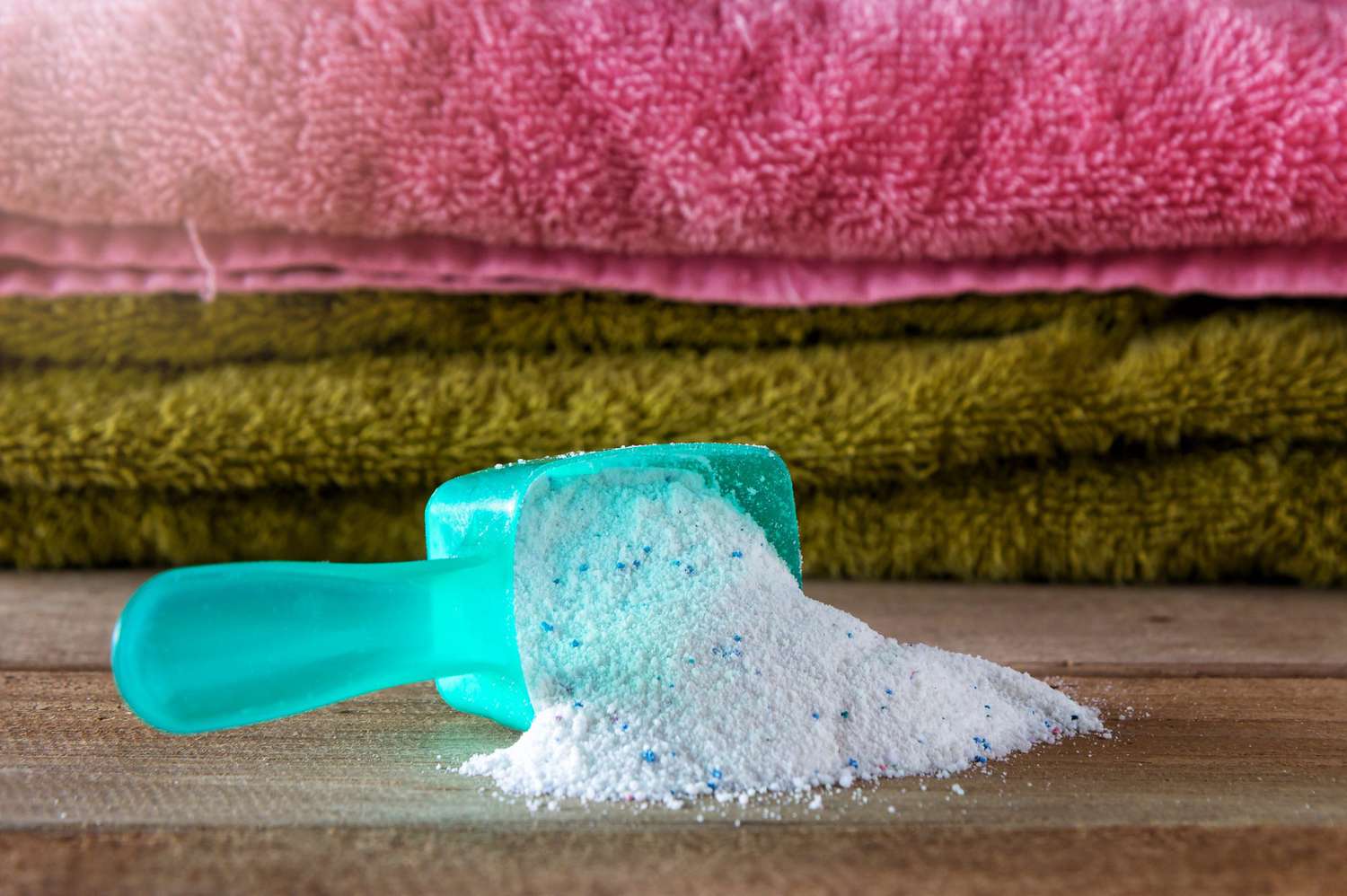 brush and detergent for cleaning blanket